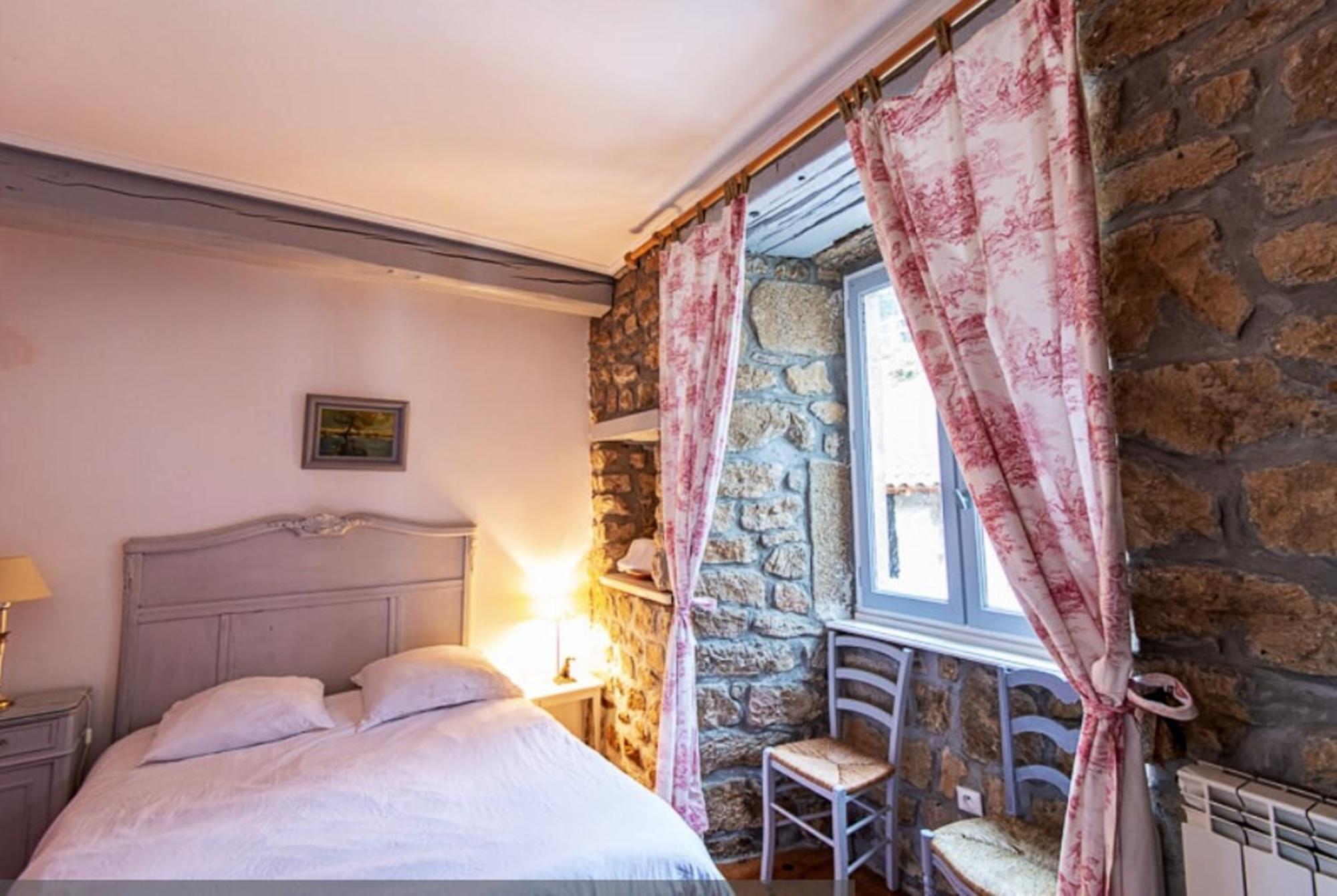 Manoir Majestueux A Satillieu Avec Piscine Privee 외부 사진