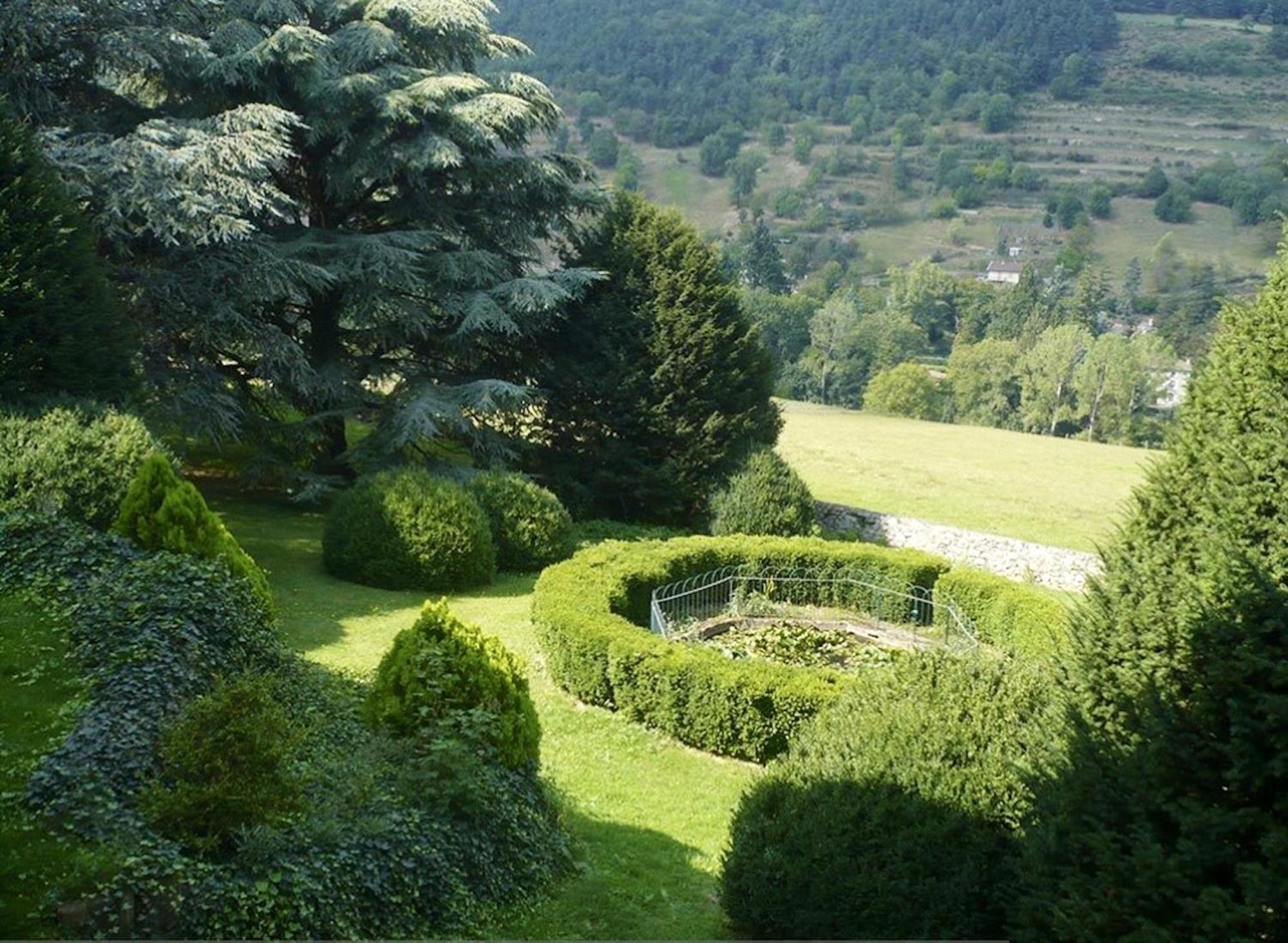 Manoir Majestueux A Satillieu Avec Piscine Privee 외부 사진