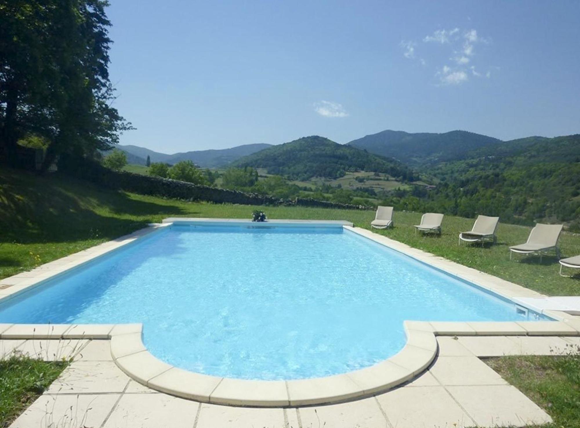 Manoir Majestueux A Satillieu Avec Piscine Privee 외부 사진