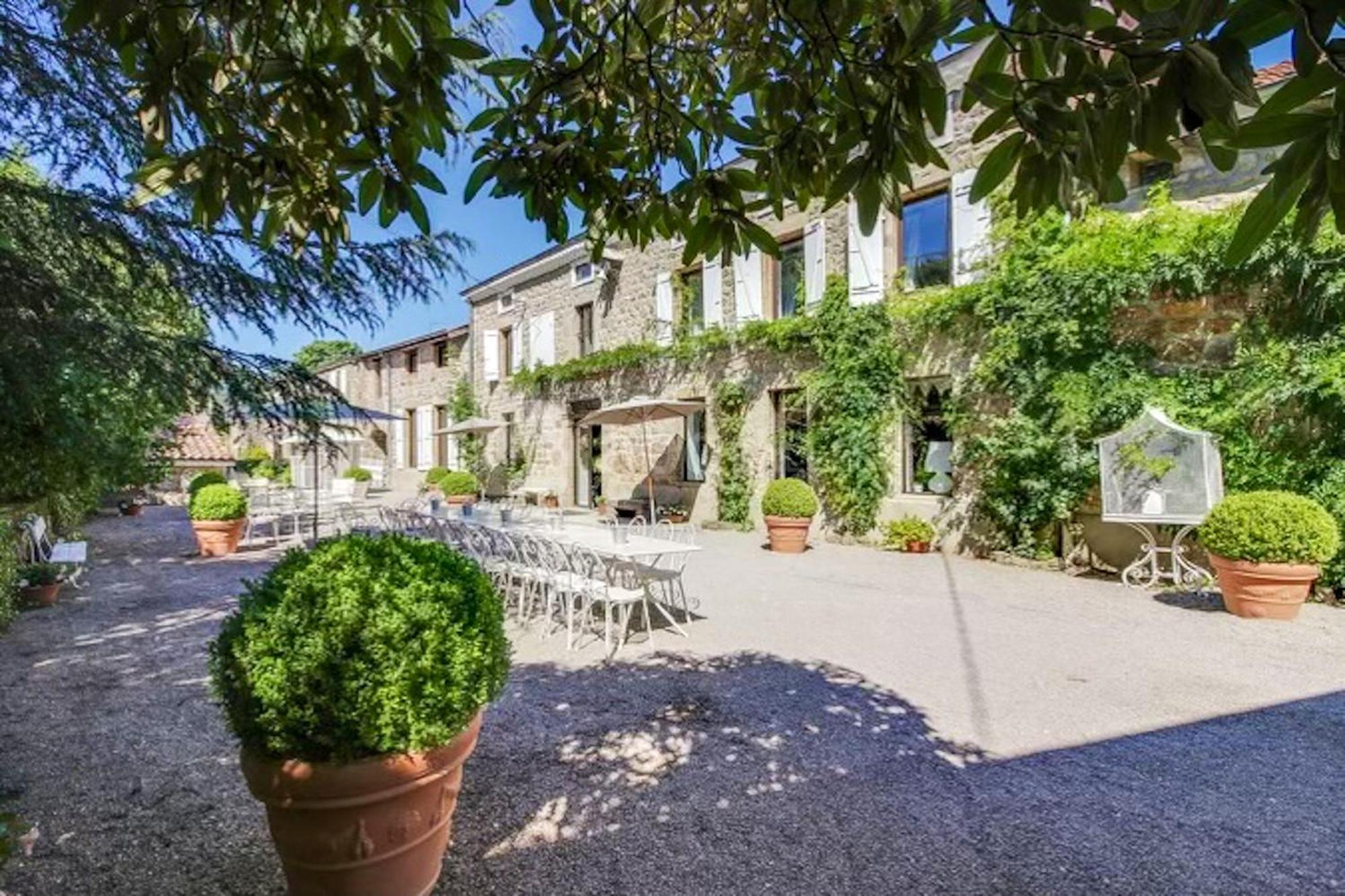 Manoir Majestueux A Satillieu Avec Piscine Privee 외부 사진