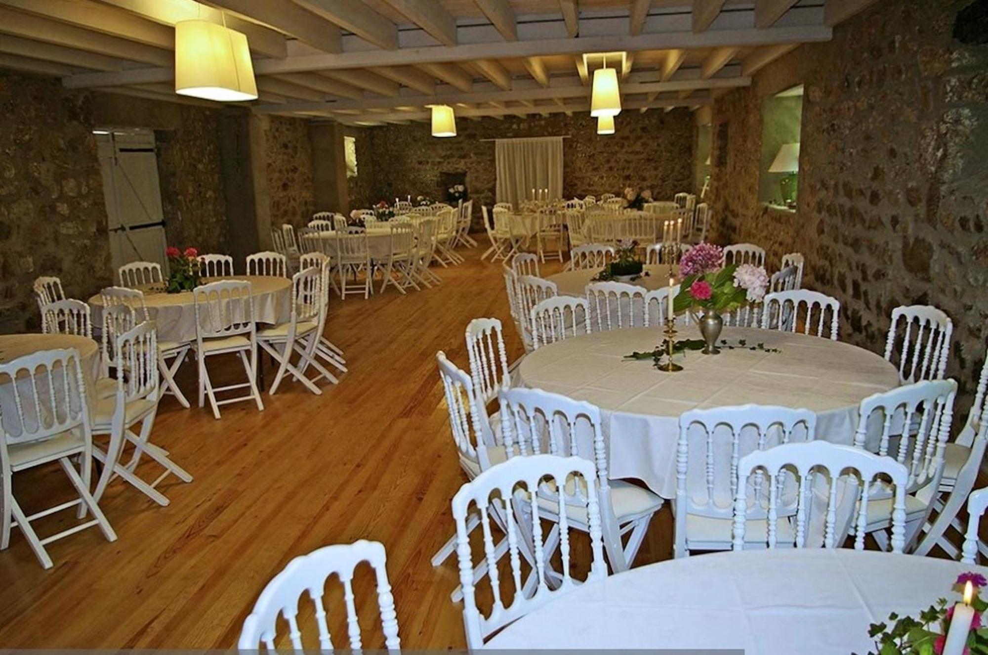 Manoir Majestueux A Satillieu Avec Piscine Privee 외부 사진