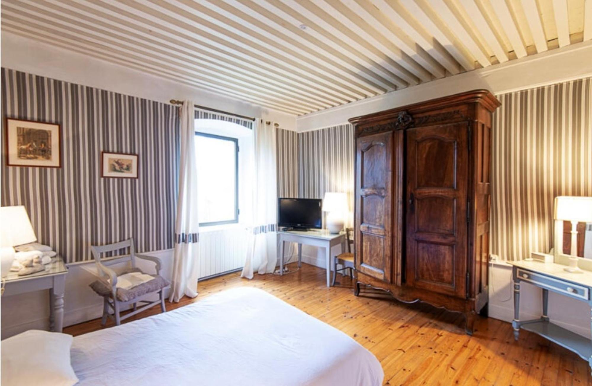 Manoir Majestueux A Satillieu Avec Piscine Privee 외부 사진